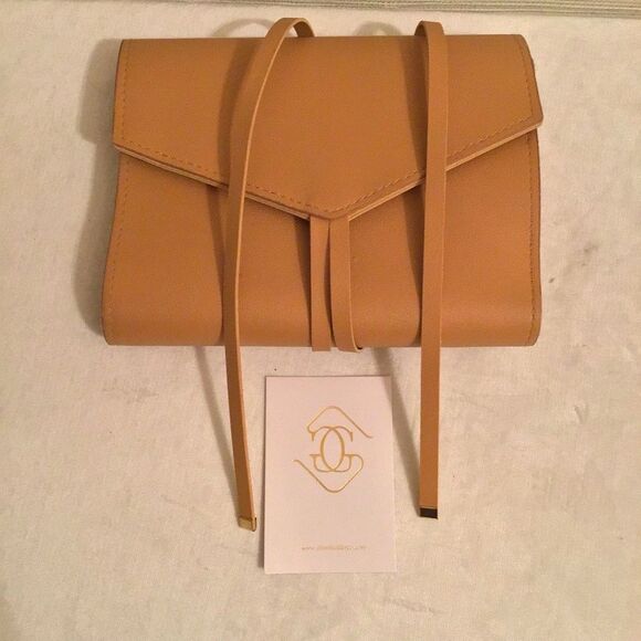 NWT Glass Ladder & Co. Katherine Tech Organizer Roll in Honey - Picture 2 of 7